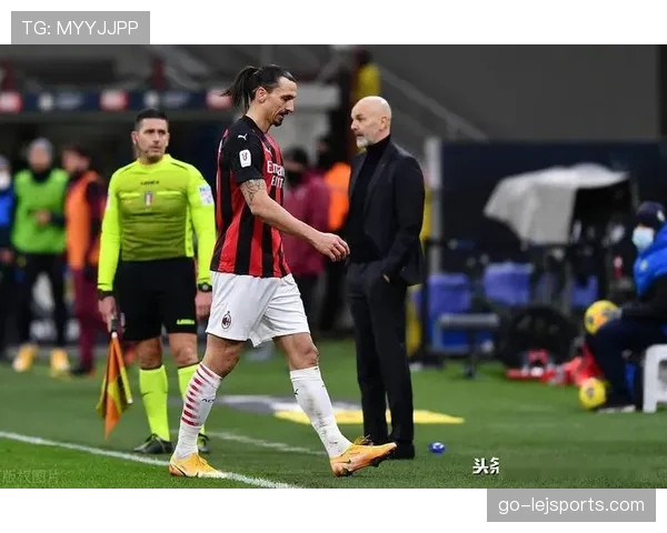 卢卡库与伊布锋线转型中的终结参与模式演变